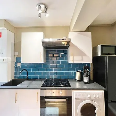 Spacious Studio Flat Next To Earls Court Station London Exterior photo